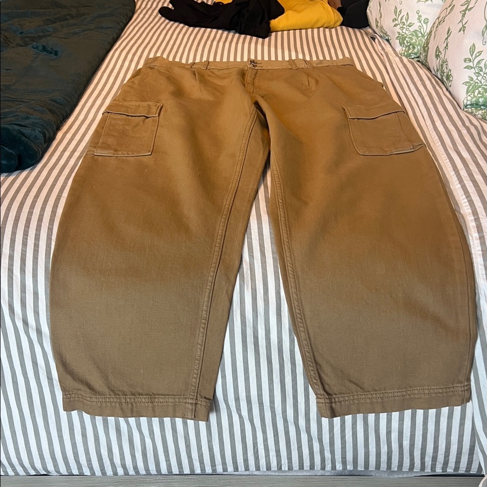 Women’s Tan Cargo Pants